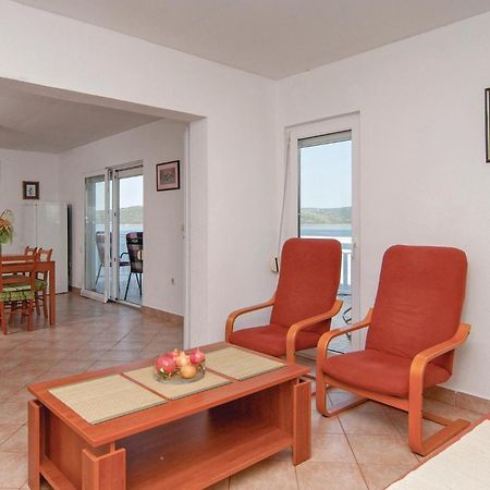 2 Bedroom Awesome Apartment In Drvenik Veliki Εξωτερικό φωτογραφία