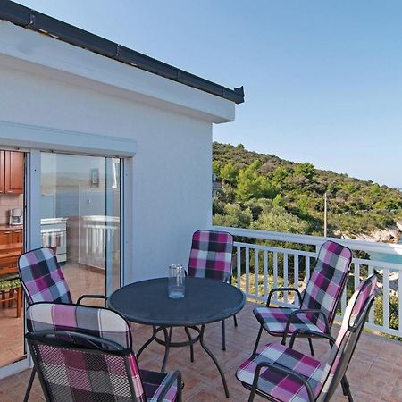 2 Bedroom Awesome Apartment In Drvenik Veliki Εξωτερικό φωτογραφία