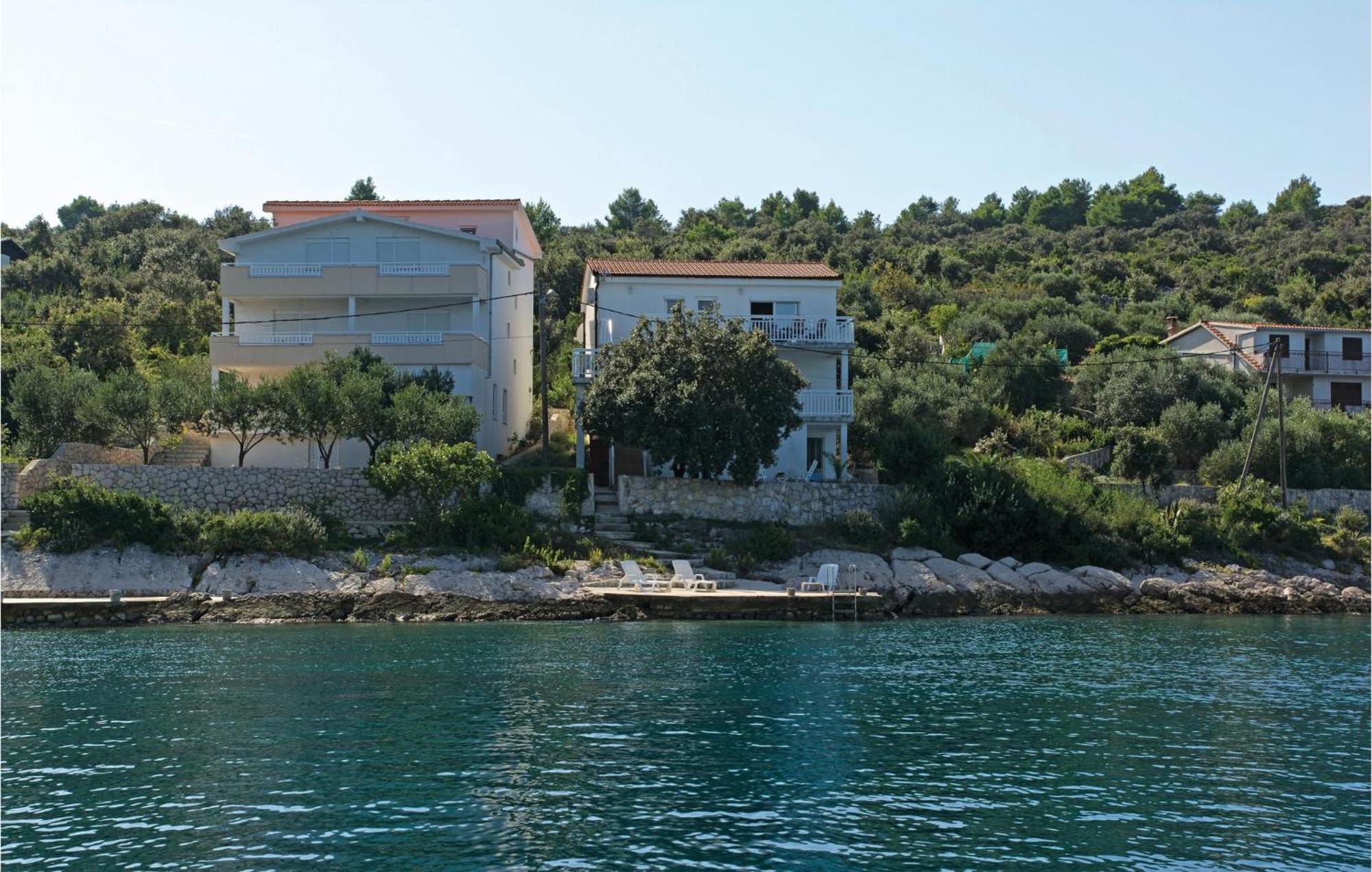 2 Bedroom Awesome Apartment In Drvenik Veliki Εξωτερικό φωτογραφία