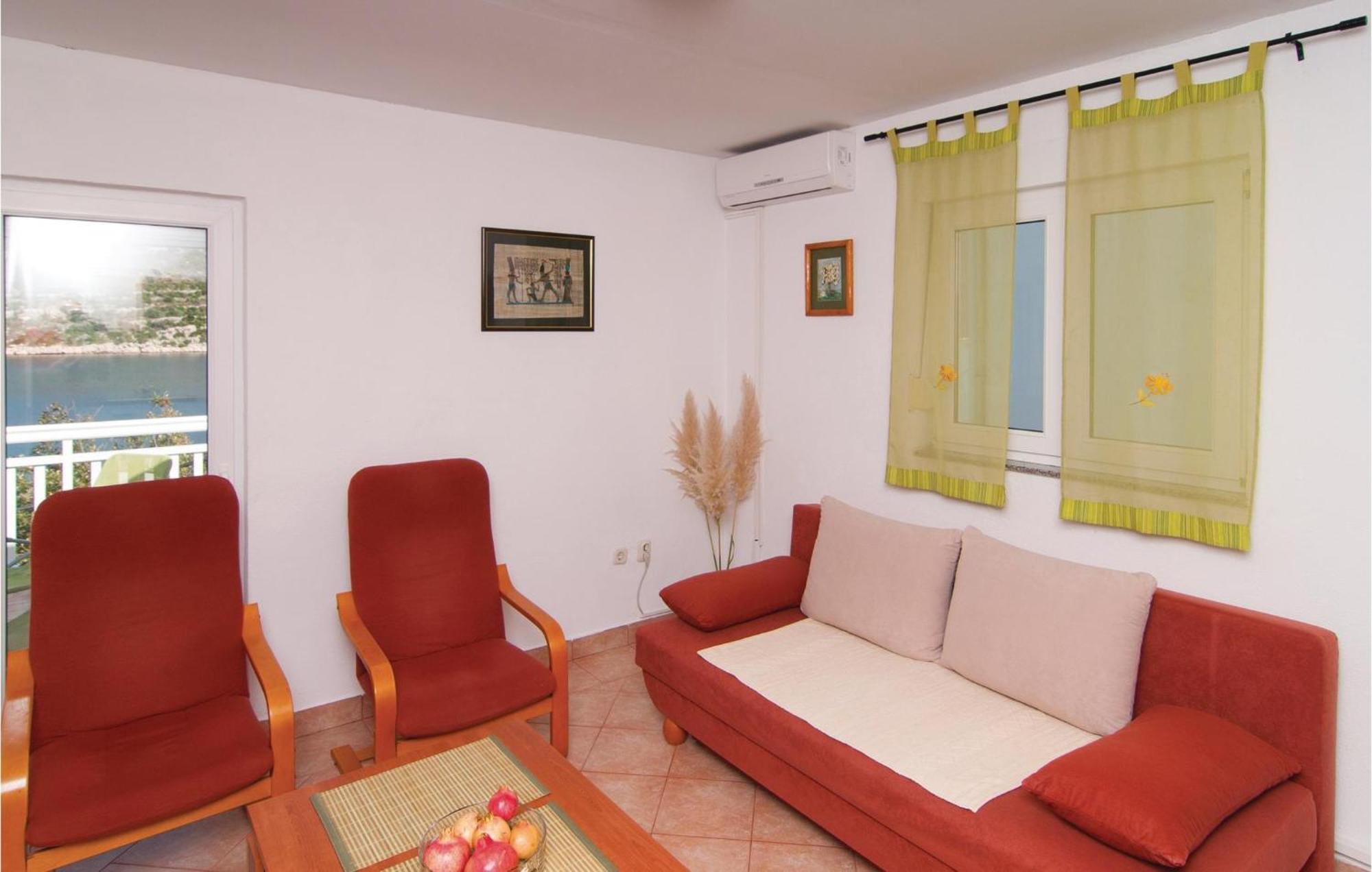 2 Bedroom Awesome Apartment In Drvenik Veliki Εξωτερικό φωτογραφία