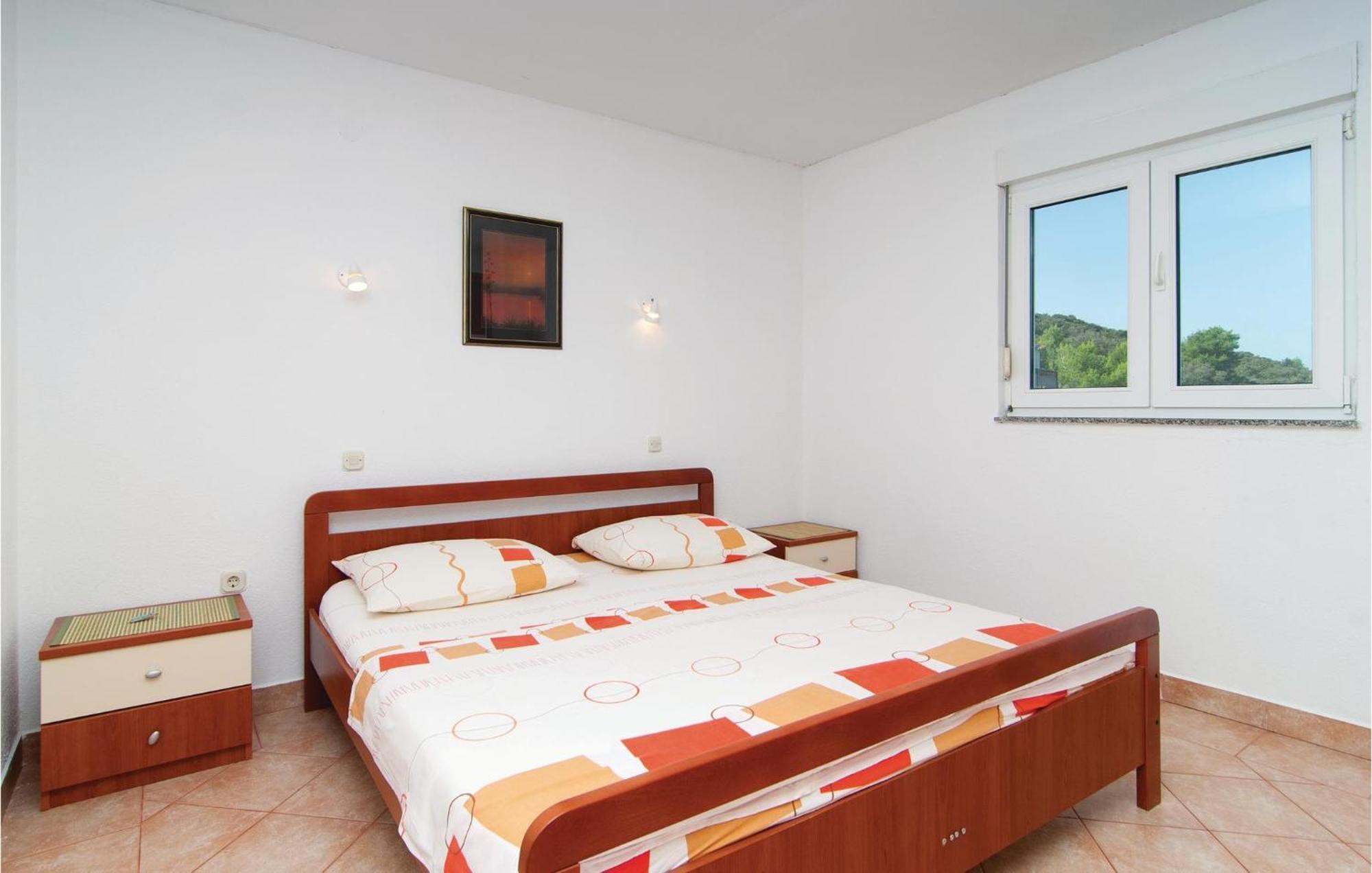 2 Bedroom Awesome Apartment In Drvenik Veliki Εξωτερικό φωτογραφία